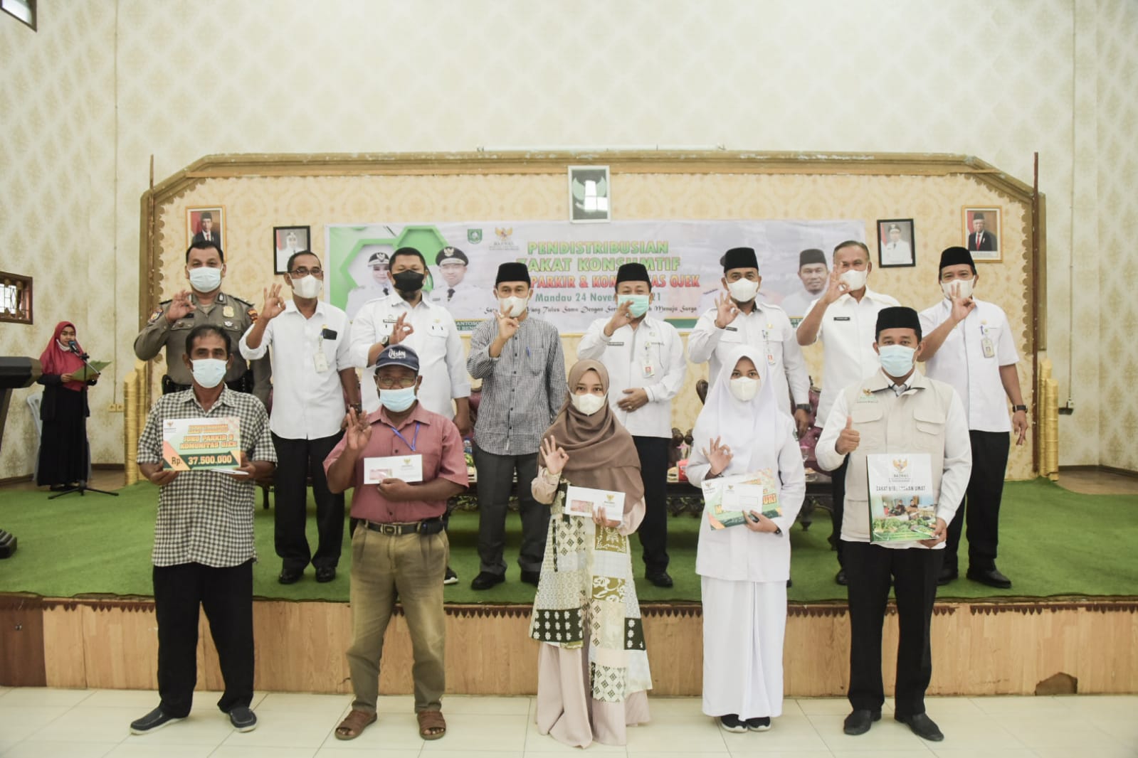 Baznas Bengkalis Salurkan Zakat kepada 125 Tukang Ojek dan Juru Parkir