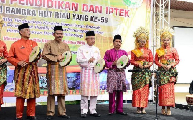 Riau Go.IT dan Obsesi Gubernur Arsyadjuliandi