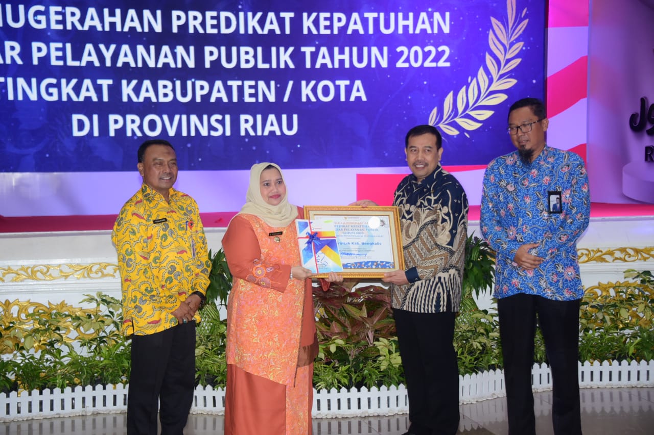 Bupati Kasmarni Terima Penganugerahan KSPP Tertinggi se-Riau