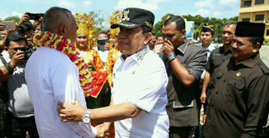 Gubernur Riau, H. Arsyaduliandi Rachman Respon Putusnya Lintas Provinsi Bonai-Duri