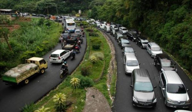 Dihantam Hujan Lebat, Jalan Sumbar-Riau Putus