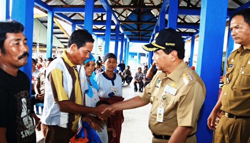Bupati Rohul Achmad Kunjungi Korban Banjir Di Rokan IV Koto